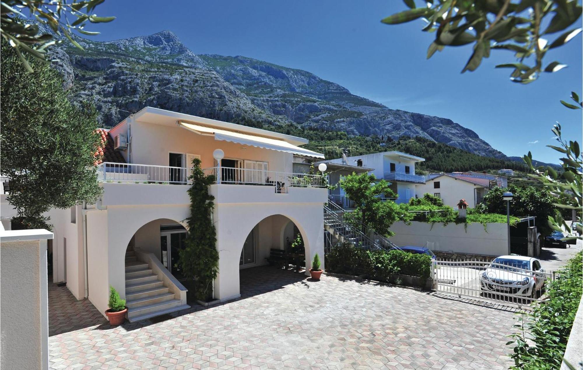 3 Bedroom Gorgeous Home In Makarska Exterior foto